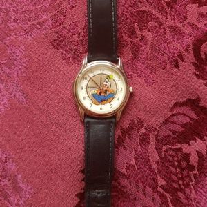 Goofy Ladies Watch